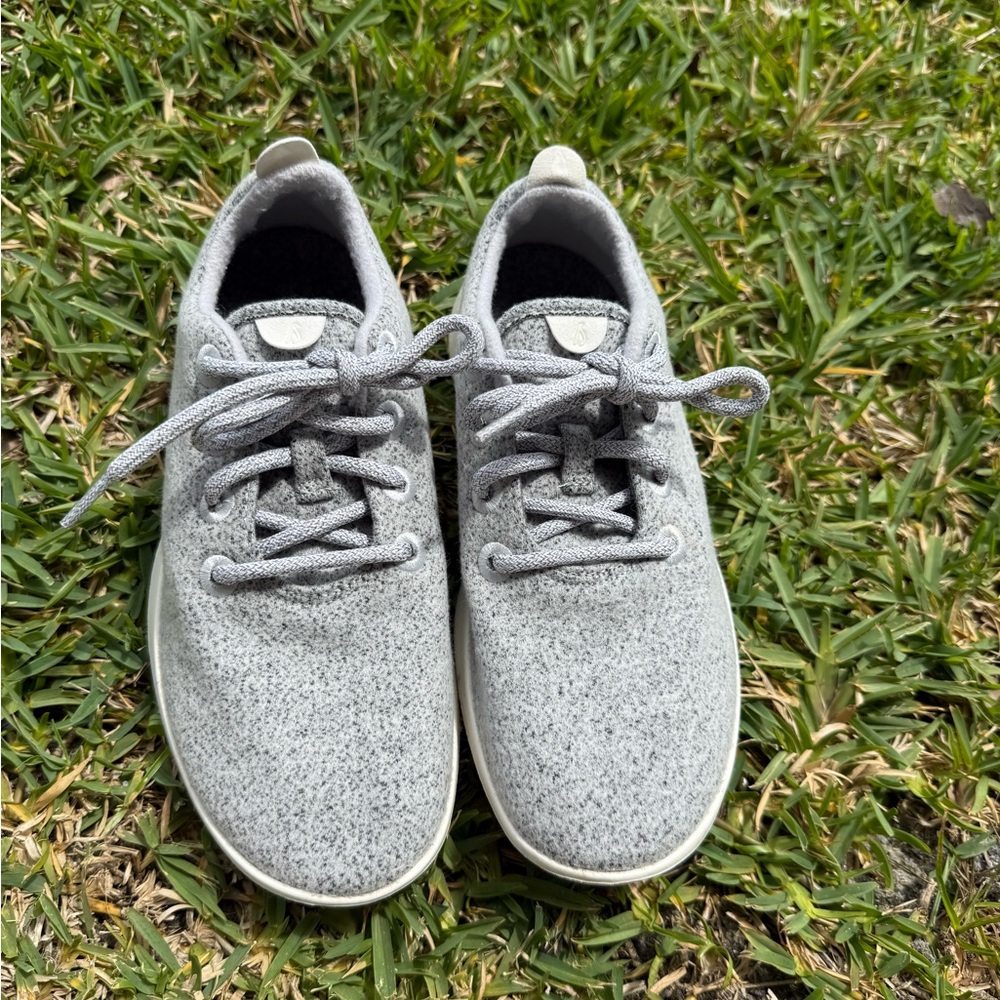 Woman’s wool Allbirds Gray Athletic Sneakers comfy shoes